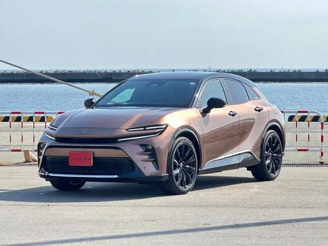 Toyota CROWN SPORT Z 2024 — фото 1, купить с доставкой в Москву