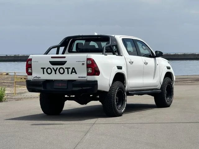 Toyota Hilux Z GR SPORT 2022 — миниатюра 3