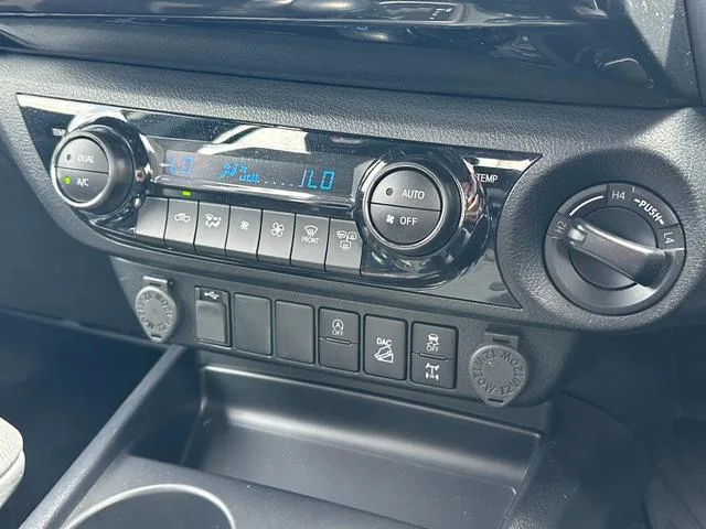 Toyota Hilux Z GR SPORT 2022 — миниатюра 5