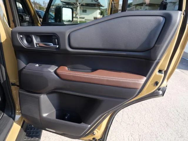 Toyota LAND CRUISER 250 ZX 2024 — миниатюра 4