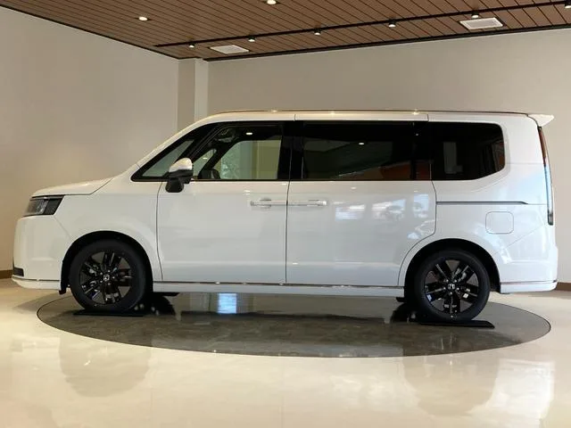 Honda STEPWAGON E:HEV SPADA 2026 — миниатюра 2