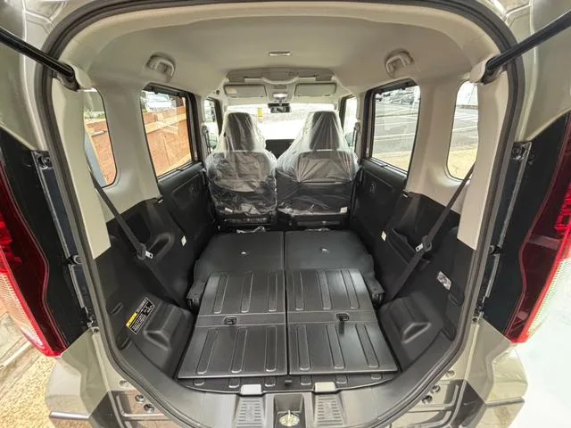 Suzuki SPACIA GEAR HYBRID XZ TURBO 2025 — миниатюра 4