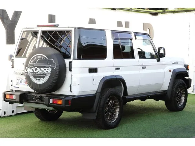 Toyota Landcruiser 70 AX 2024 — миниатюра 2