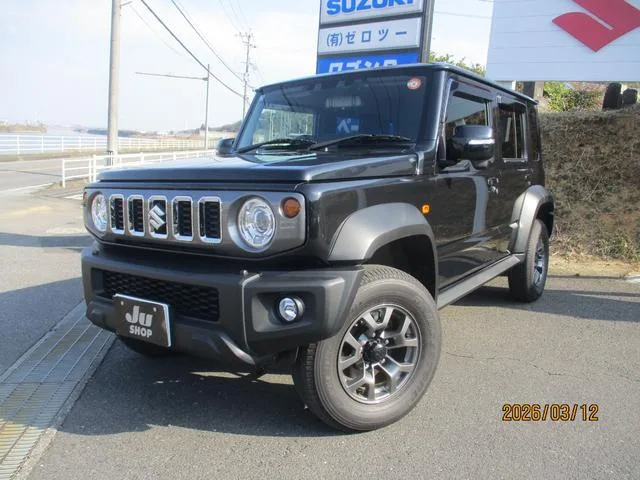 Suzuki JIMNY NOMADE FC 2025 — фото 1, купить с доставкой в Москву