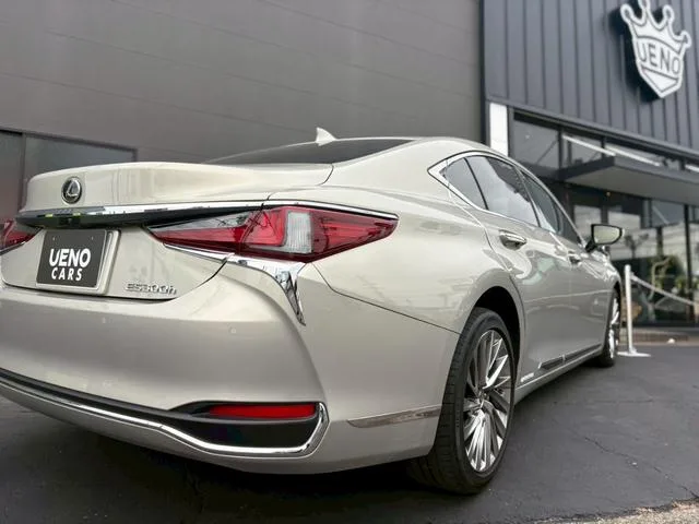 Lexus ES ES300H VERSION L 2024 — миниатюра 2