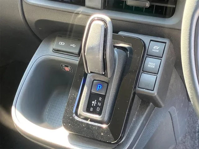 Toyota SIENTA HYBRID Z 2024 — миниатюра 3