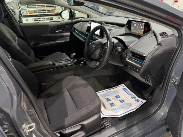 Toyota Prius U 2023 — миниатюра 3