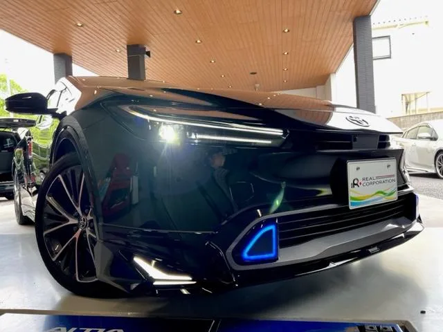 Toyota Prius Z 2023 — миниатюра 2