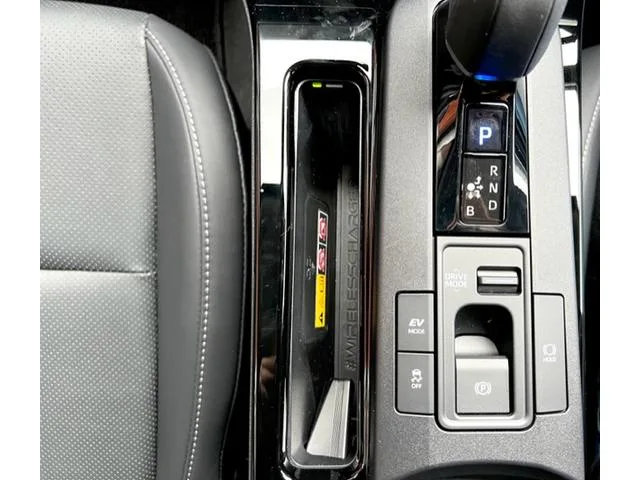 Toyota Prius Z 2023 — миниатюра 5