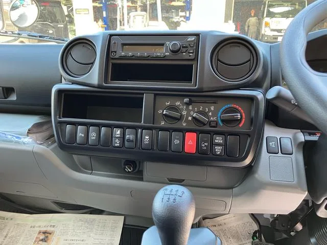 Hino DUTRO 2026 — миниатюра 4