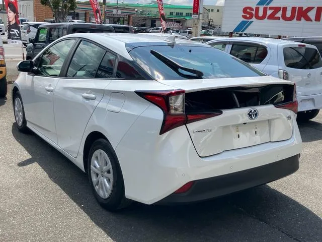Toyota Prius S 2022 — миниатюра 3
