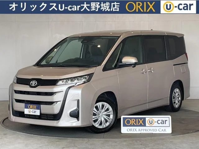 Toyota NOAH X 2023 — фото 1, купить с доставкой в Москву