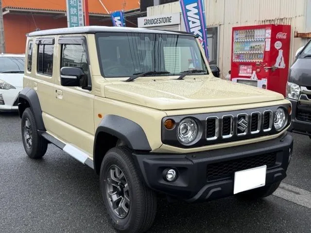 Suzuki JIMNY NOMADE FC 2025 — фото 1, купить с доставкой в Москву