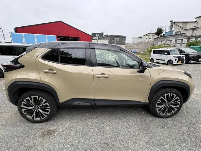 Toyota YARIS CROSS HYBRID Z 2023 — миниатюра 3