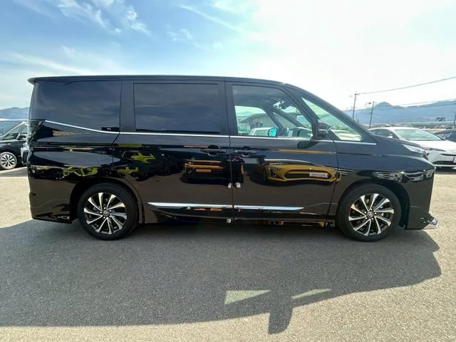 Toyota VOXY HYBRID S-Z 2023 — миниатюра 2