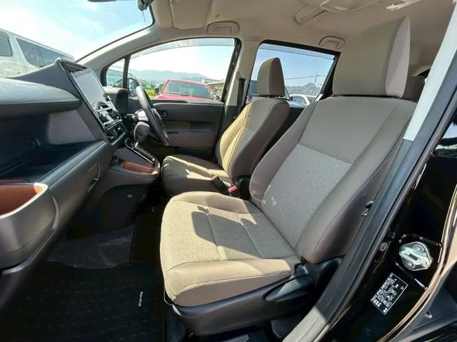 Toyota SIENTA HYBRID G 2023 — миниатюра 4