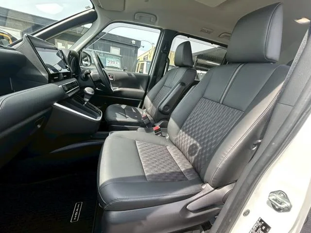 Toyota NOAH HYBRID Z 2022 — миниатюра 4