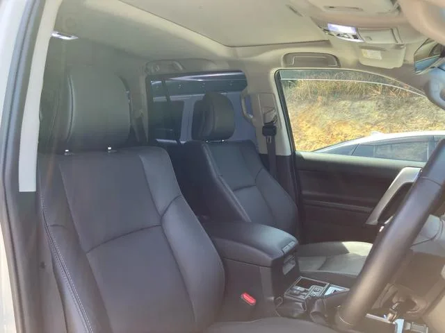 Toyota Land Cruiser Prado TX L PACKAGE MATT BLACK EDITION 2023 — миниатюра 4