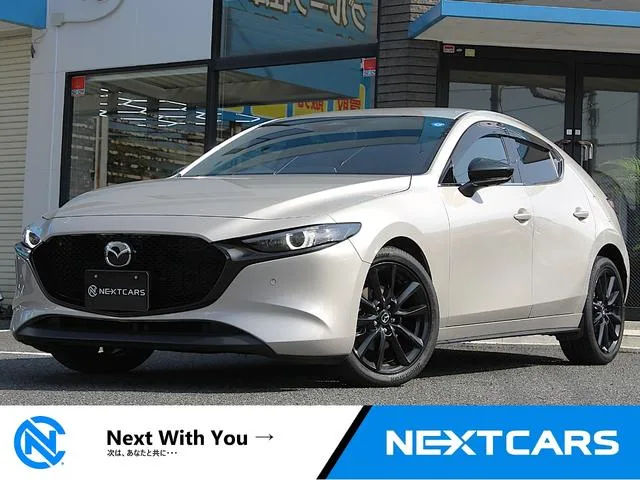 Mazda MAZDA3 FASTBACK XD RETRO SPORTS EDITION 2023 — фото 1, купить с доставкой в Москву