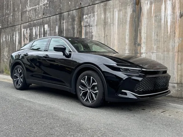 Toyota CROWN CROSSOVER X 2024 — фото 1, купить с доставкой в Москву