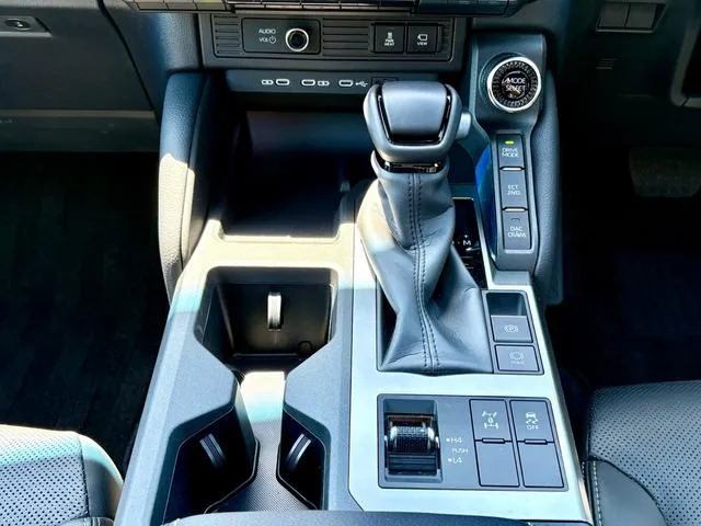 Toyota LAND CRUISER 250 VX 2024 — миниатюра 5