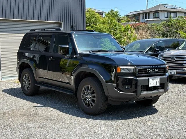 Toyota LAND CRUISER 250 VX 2024 — фото 1, купить с доставкой в Москву