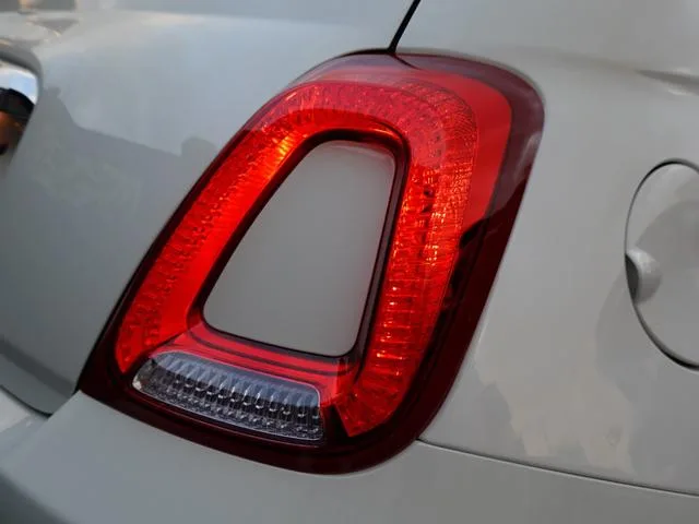 Fiat 500C TWIN AIR DOLCEVITA 2023 — миниатюра 4