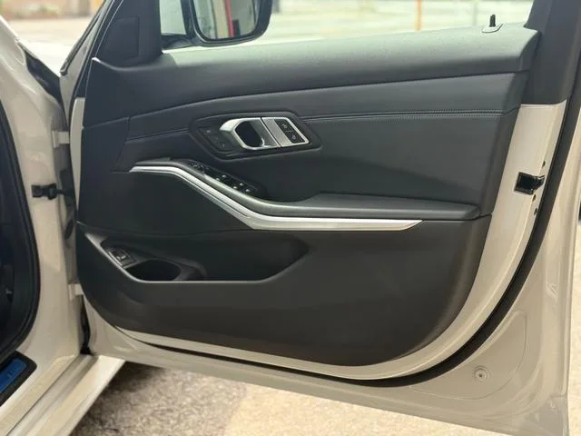 BMW 3 Series 318i M-SPORT 2023 — миниатюра 4