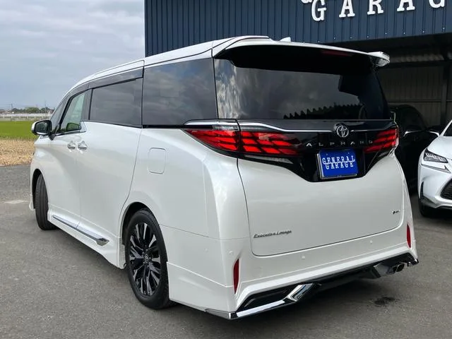 Toyota ALPHARD HYBRID EXECUTIVE LOUNGE 2025 — миниатюра 4