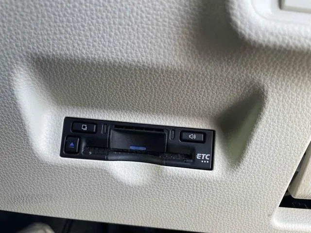 Toyota SIENTA HYBRID Z 2022 — миниатюра 3