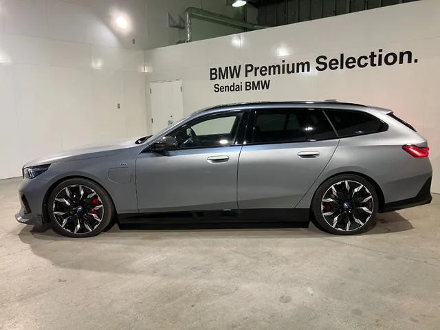 BMW i5 M60 X DRIVE TOURING 2024 — миниатюра 4