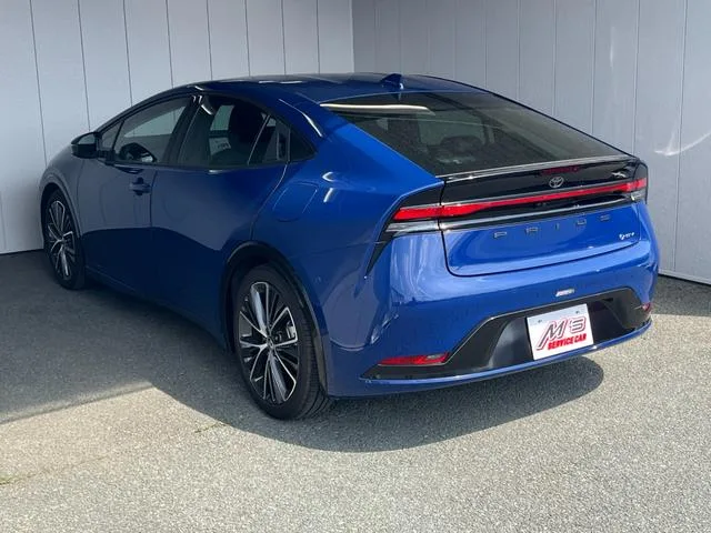 Toyota Prius Z 2023 — миниатюра 2