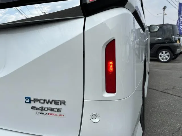 Nissan SERENA E-4ORCE HIGHWAY STAR V 2025 — миниатюра 3