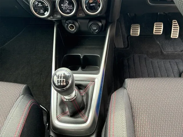 Suzuki SWIFT SPORT ZC33S FINAL EDITION 2025 — миниатюра 3