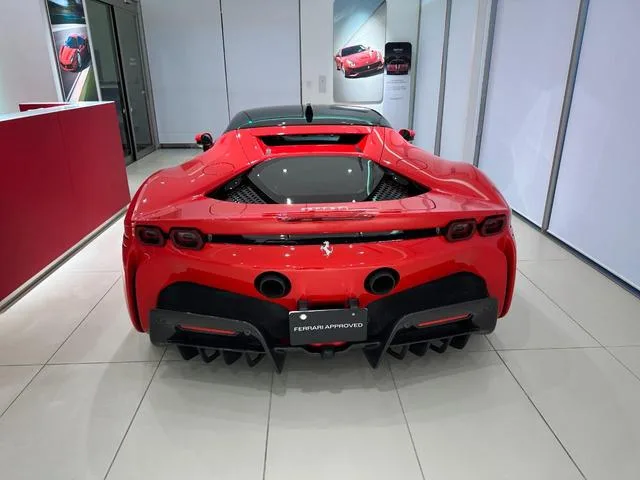 Ferrari SF90 Stradale BASE GRADE 2022 — миниатюра 3