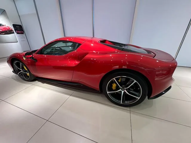 Ferrari 296GTS BASE GRADE 2023 — миниатюра 2