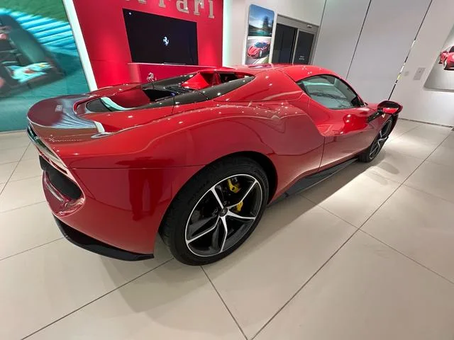 Ferrari 296GTS BASE GRADE 2023 — миниатюра 3
