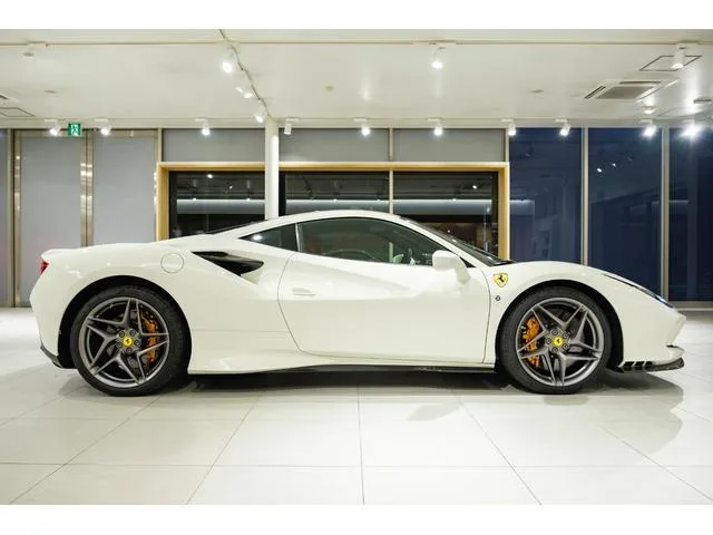 Ferrari F 8 Tributo BASE GRADE 2022 — миниатюра 2
