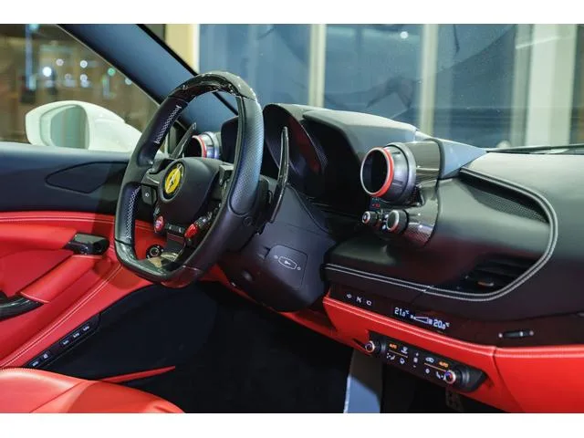 Ferrari F 8 Tributo BASE GRADE 2022 — миниатюра 4