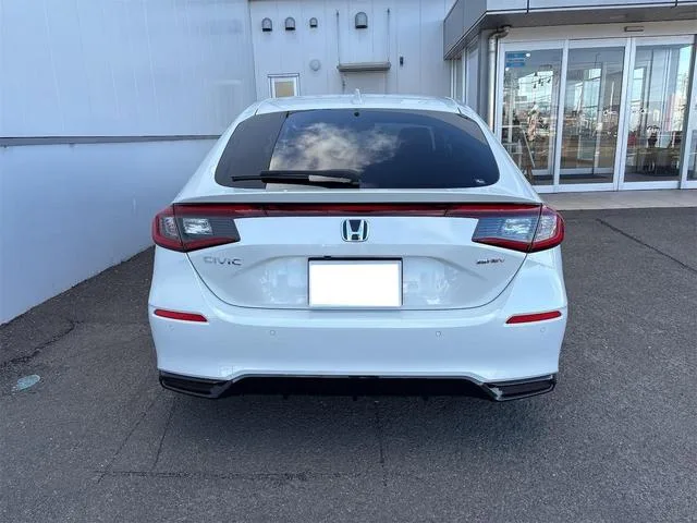 Honda CIVIC E:HEV 2022 — миниатюра 4