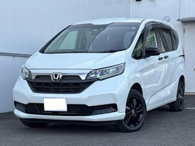 Honda FREED PLUS HYBRID HYBRID G BLACK STYLE 2022 — фото 1, купить с доставкой в Москву