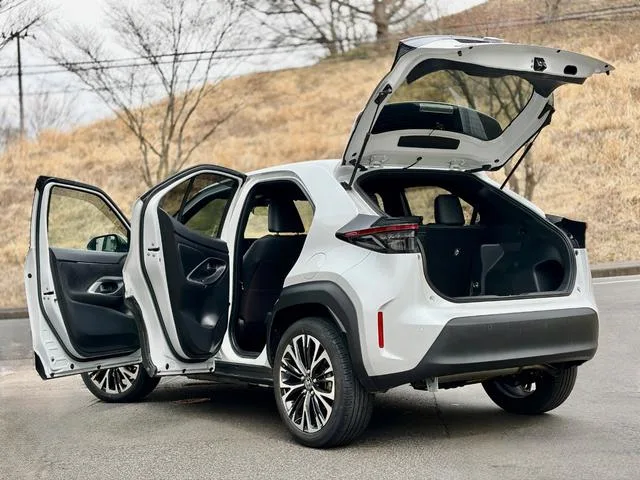 Toyota YARIS CROSS HYBRID Z 2023 — миниатюра 2