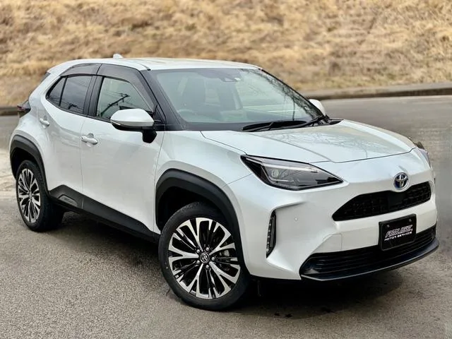 Toyota YARIS CROSS HYBRID Z 2023 — фото 1, купить с доставкой в Москву