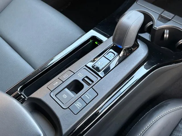 Toyota Prius Z 2023 — миниатюра 5