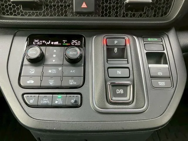 Honda STEPWAGON E:HEV SPADA 2024 — миниатюра 5