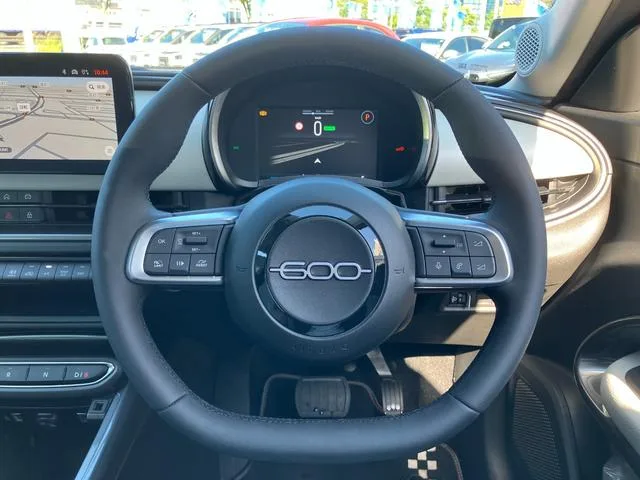 Fiat 600e LA PRIMA 2024 — миниатюра 3