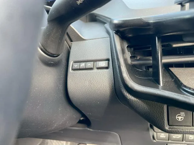 Toyota Prius Z 2023 — миниатюра 4