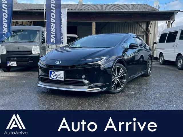 Toyota Prius Z 2023 — фото 1, купить с доставкой в Москву