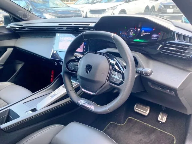 Peugeot 308 GT HYBRID 2025 — миниатюра 4