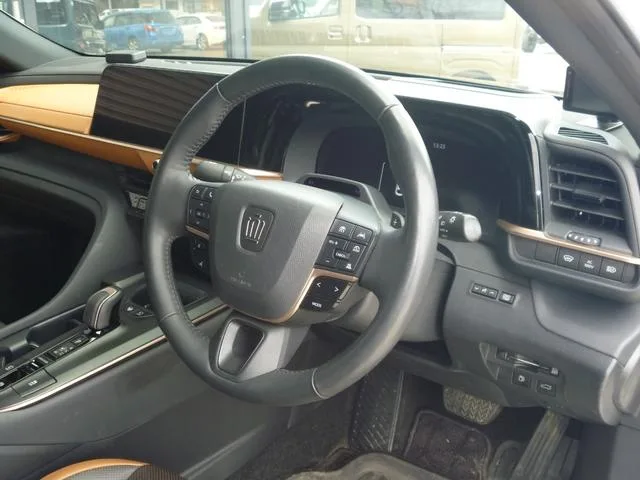 Toyota CROWN CROSSOVER RS ADVANCED 2023 — миниатюра 4